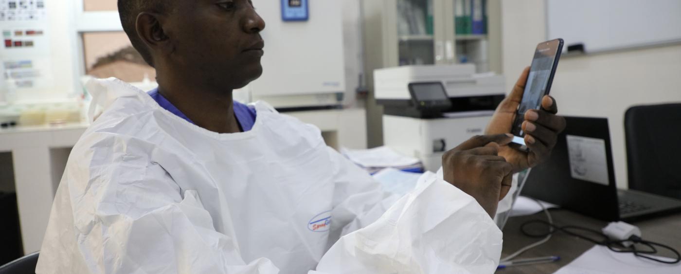 Utilisation d'Antibiogo au laboratoire MSF, hôpital CHK.Kinshasa. République Démocratique du Congo