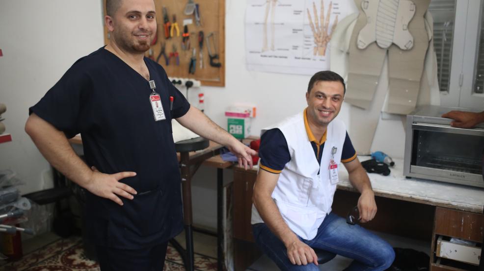 Ahmed Al Maddoun et Omar Al Hayek, physiothérapeute et kinésithérapeute à Gaza